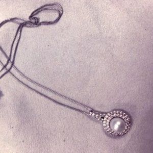 .925 Silver Pearl necklace with White Sapphire